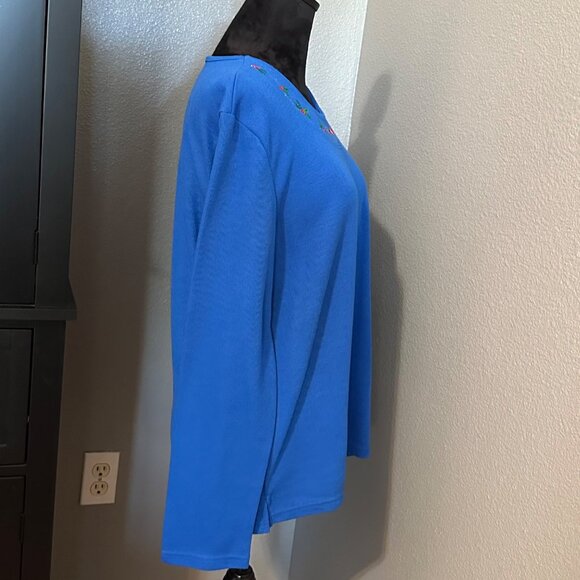 Fashion Classics Top Women’s XL Blue Embroidered Floral Long Sleeve Holiday - Picture 9 of 9